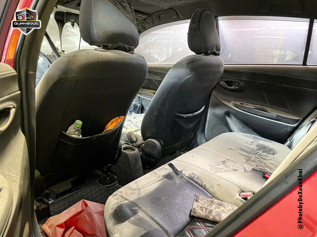 TOYOTA YARIS ĐỎ - CHÁY PHỤC HỒI DỌN LẠI NỘI THẤT Quangducauto Khaiphuchoi (3).jpg
