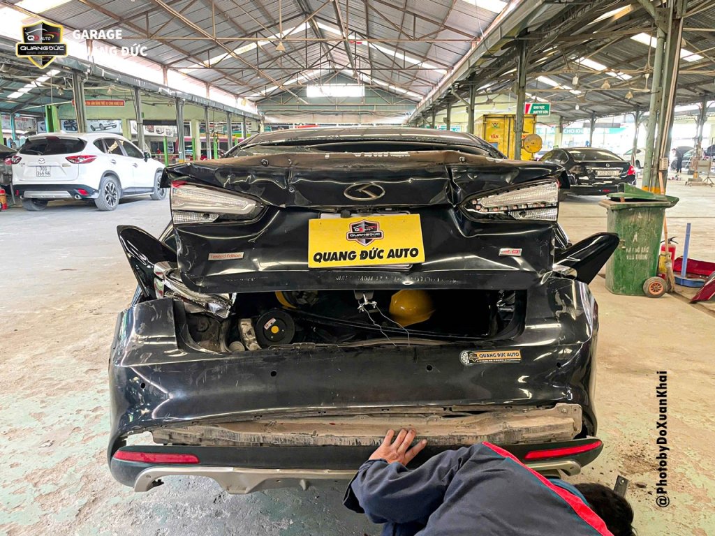 KIA CERATO XANH - ĐÂM ĐUÔI NẶNG biến dạng nắp cốp, khoang cốp, vỡ đèn, kính quangducauto Khaip...jpg