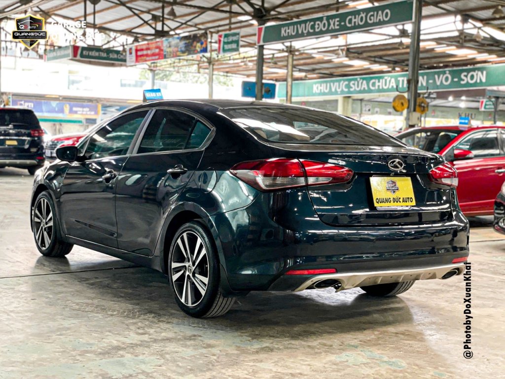 KIA CERATO XANH - ĐÂM ĐUÔI NẶNG biến dạng nắp cốp, khoang cốp, vỡ đèn, kính quangducauto Khaip...jpg