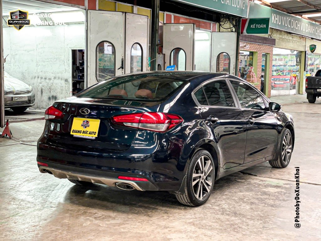 KIA CERATO XANH - ĐÂM ĐUÔI NẶNG biến dạng nắp cốp, khoang cốp, vỡ đèn, kính quangducauto Khaip...jpg