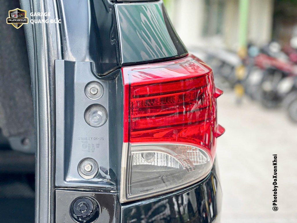 TOYOTA FORTUNER ĐEN - MÓP NẮP CỐP, VỠ ĐÈN HẬU quangducauto khaiphuchoi (6).jpg