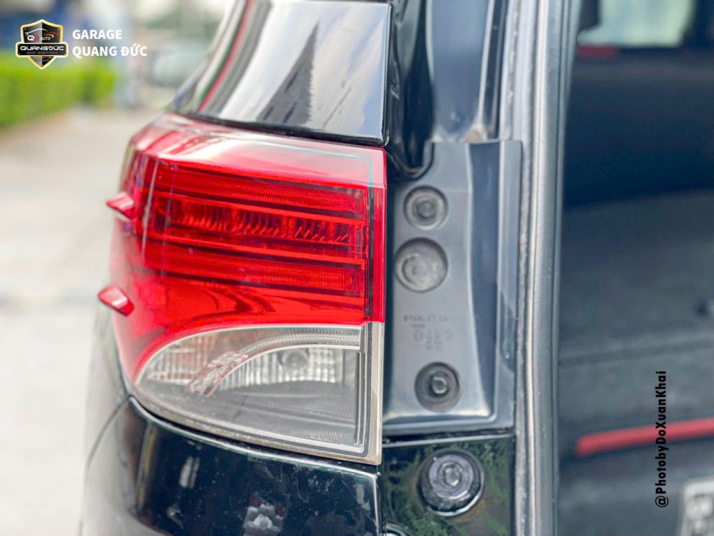 TOYOTA FORTUNER ĐEN - MÓP NẮP CỐP, VỠ ĐÈN HẬU quangducauto khaiphuchoi (7).jpg