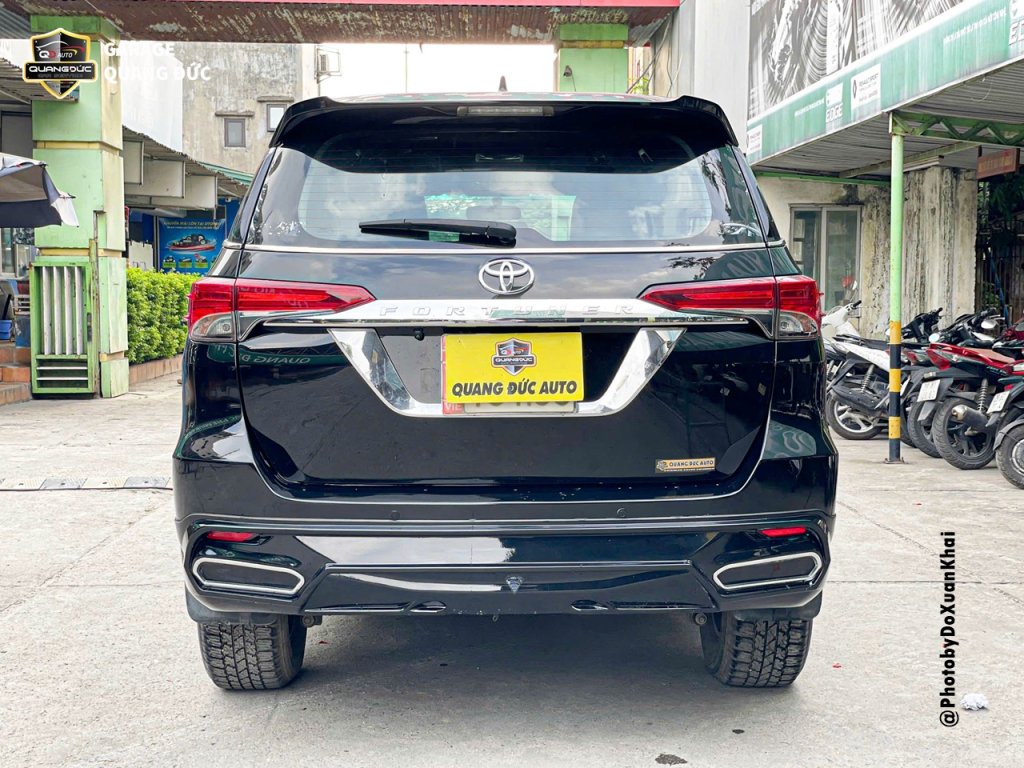 TOYOTA FORTUNER ĐEN - MÓP NẮP CỐP, VỠ ĐÈN HẬU quangducauto khaiphuchoi (16).jpg