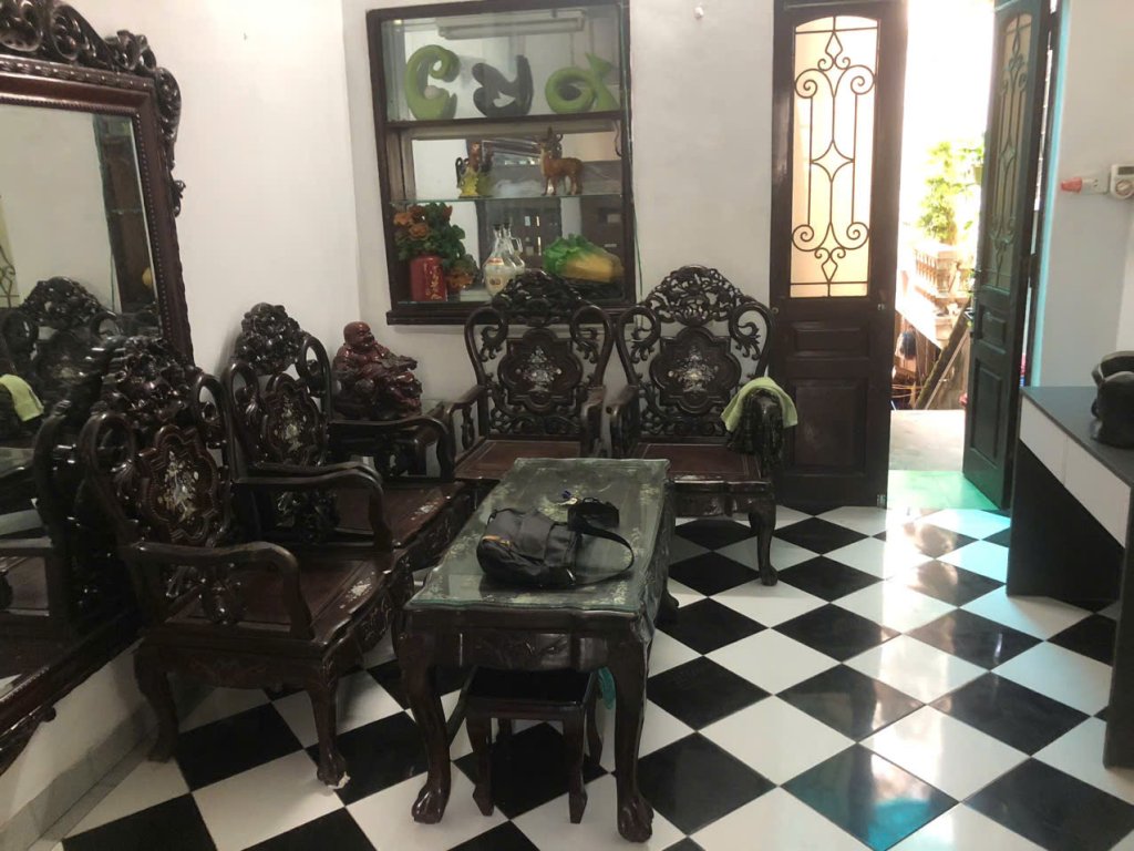 bàn ghế.jpg