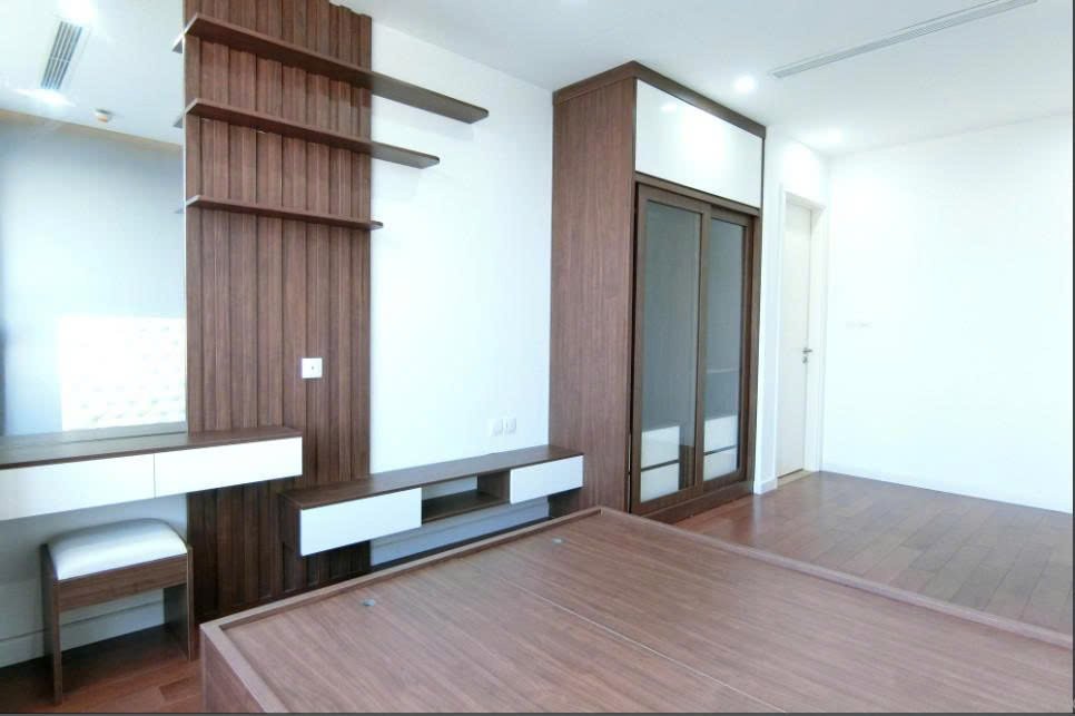 ban-can-2-ngu-ta-vinhomes-d'capitale-11.jpg