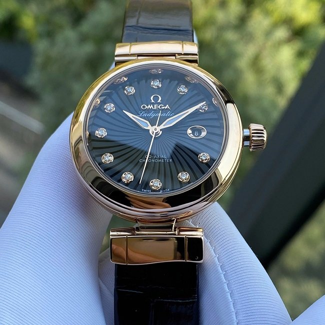 1-Omega-DeVille-425.63.34.20.51.001-Ladymatic-18k-Rose-Gold.jpg