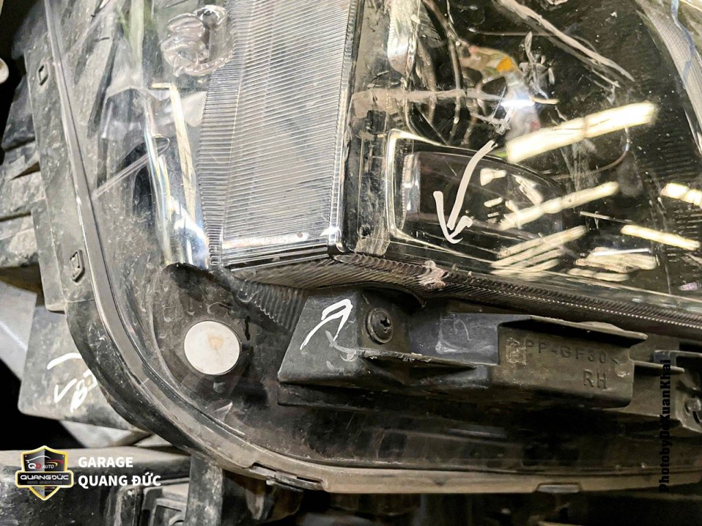 HYUNDAI SANTAFE TRẮNG - RÁCH CẢN VỠ ĐÈN GÃY GƯƠNG CHIẾU HẬU quangduc khaiphuchoi (15).jpg