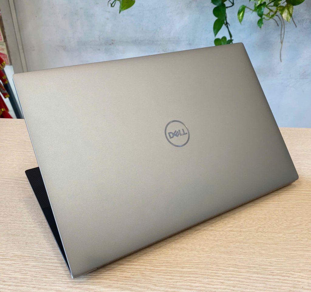 Dell precision 5560.jpg