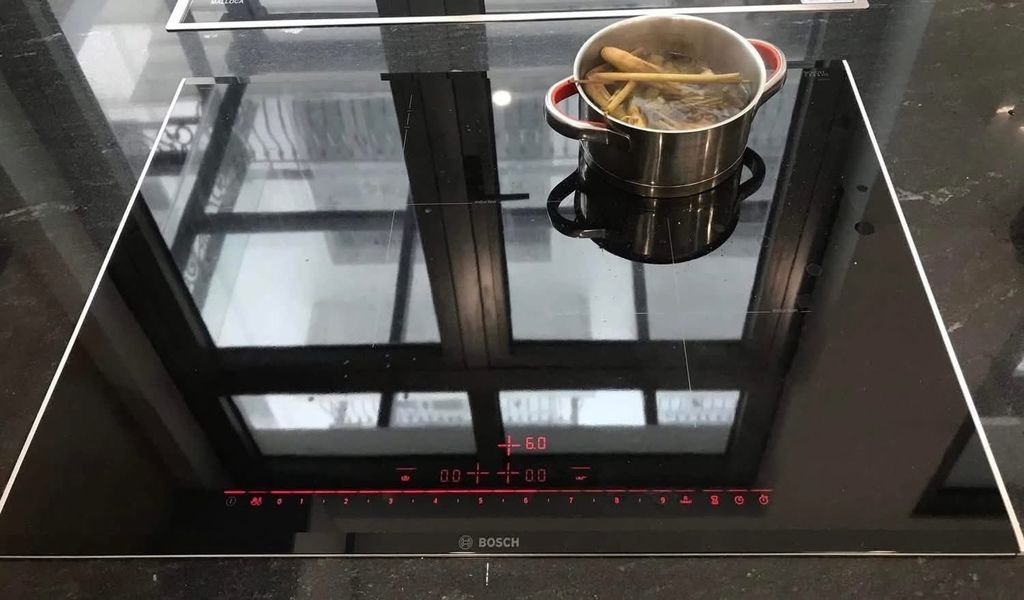 Bếp từ 3 vùng nấu Series 8 Bosch PID775DC1E4.jpg