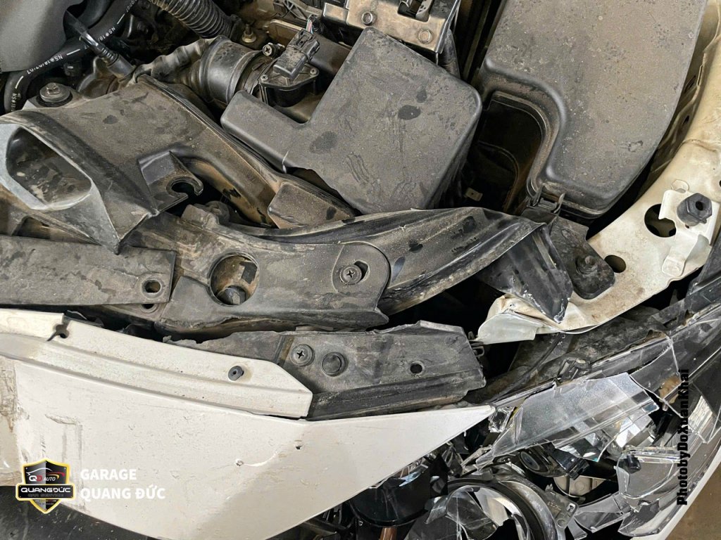 MAZDA3 2019 TRẮNG - MÓP ĐẦU VỠ ĐÈN quangduc khaiphuchoi (3).jpg