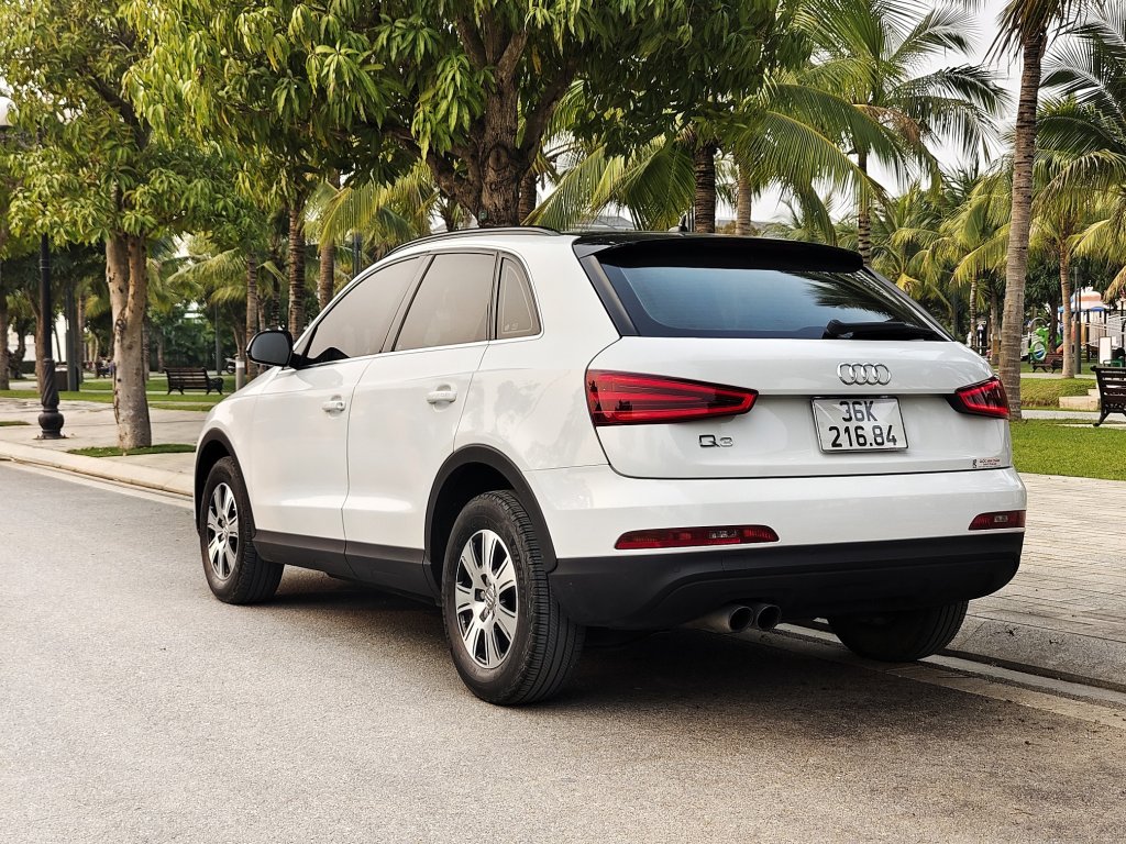 Audi Q3 2012 (3).jpg