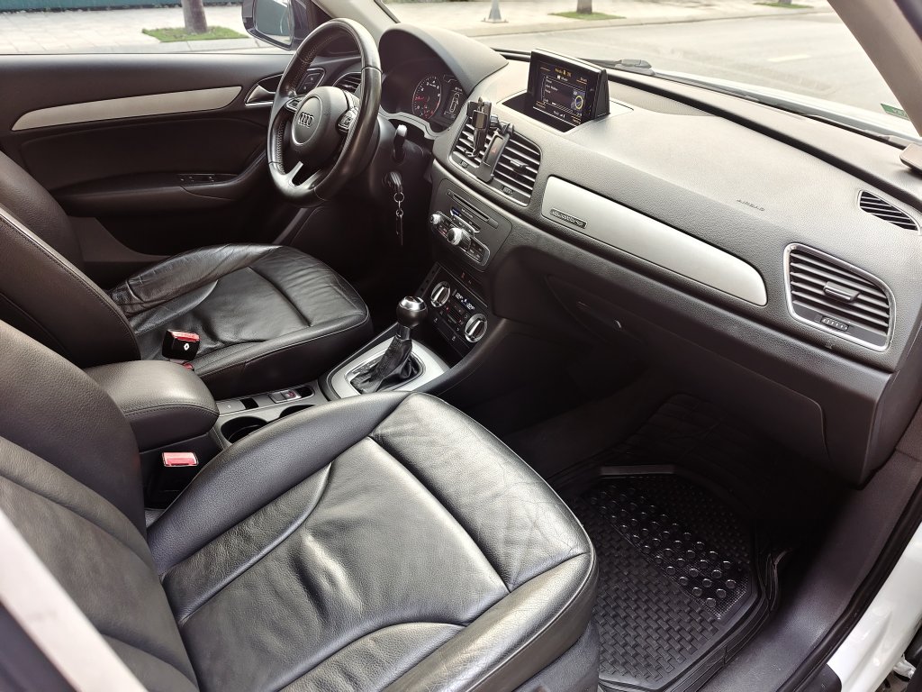 Audi Q3 2012 (6).jpg