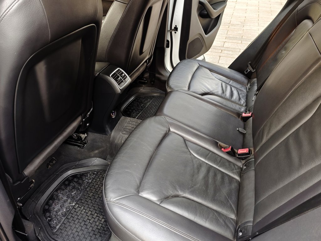 Audi Q3 2012 (7).jpg