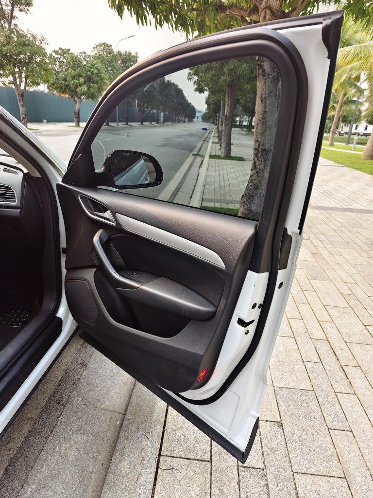 Audi Q3 2012 (12).jpg