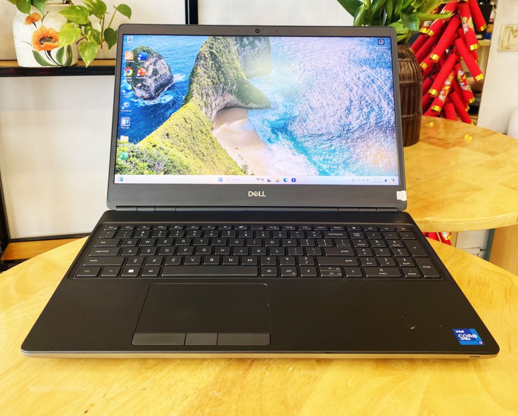 Dell Precision 7560.jpg