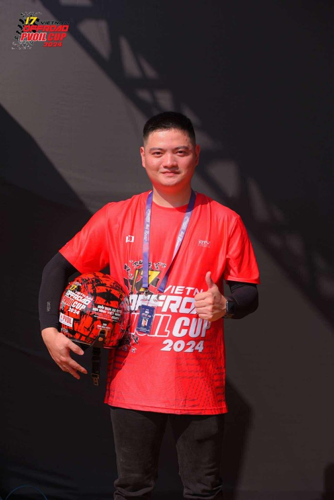 107 ĐPRacing-TTC-Wolver-Dobinson 2.jpg