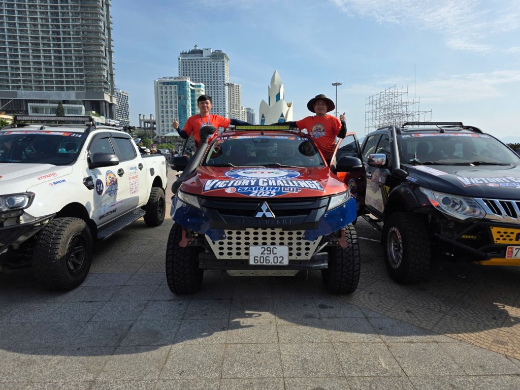 121 RAF 555 Zinpower 4×4 1.jpg