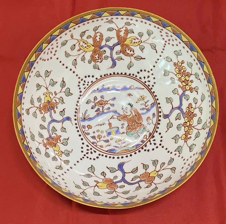 Bát vẽ bách nhi hiệu đề đại minh thành hoá niên chế - cung đình cống phẩm -碗上绘有数百个儿童题字，大明清化年间 ...jpg