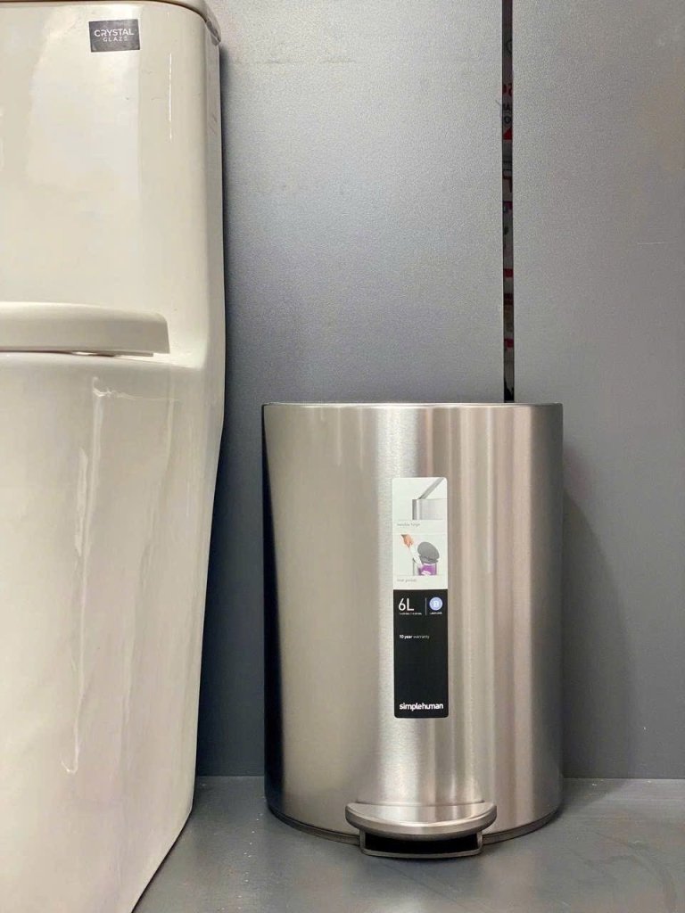Thùng rác bán nguyệt 6L Simplehuman CW1834CB10.jpg