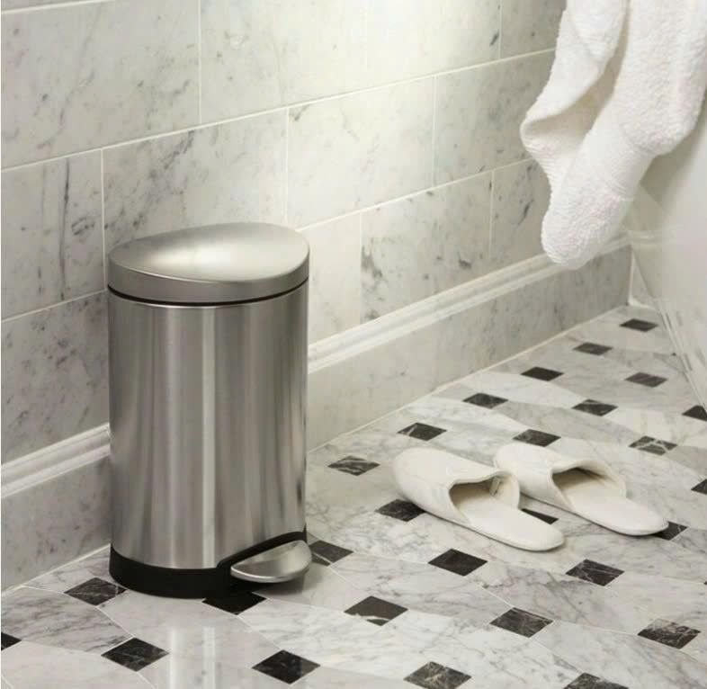 Thùng rác bán nguyệt 6L Simplehuman CW1834CB20.jpg