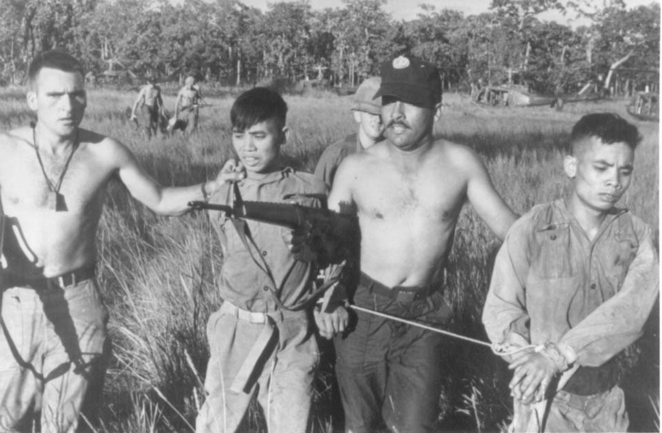 Ia Drang 1965_11_16 (33).jpg