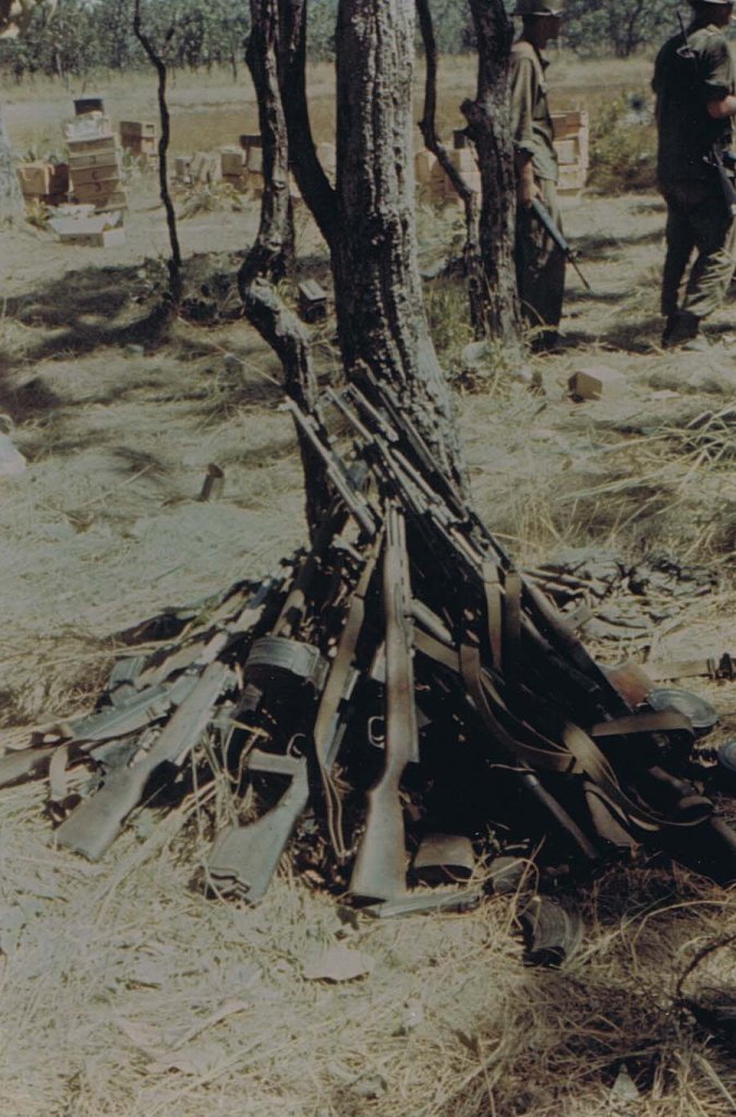 Ia Drang 1965_11_16 (34).jpg