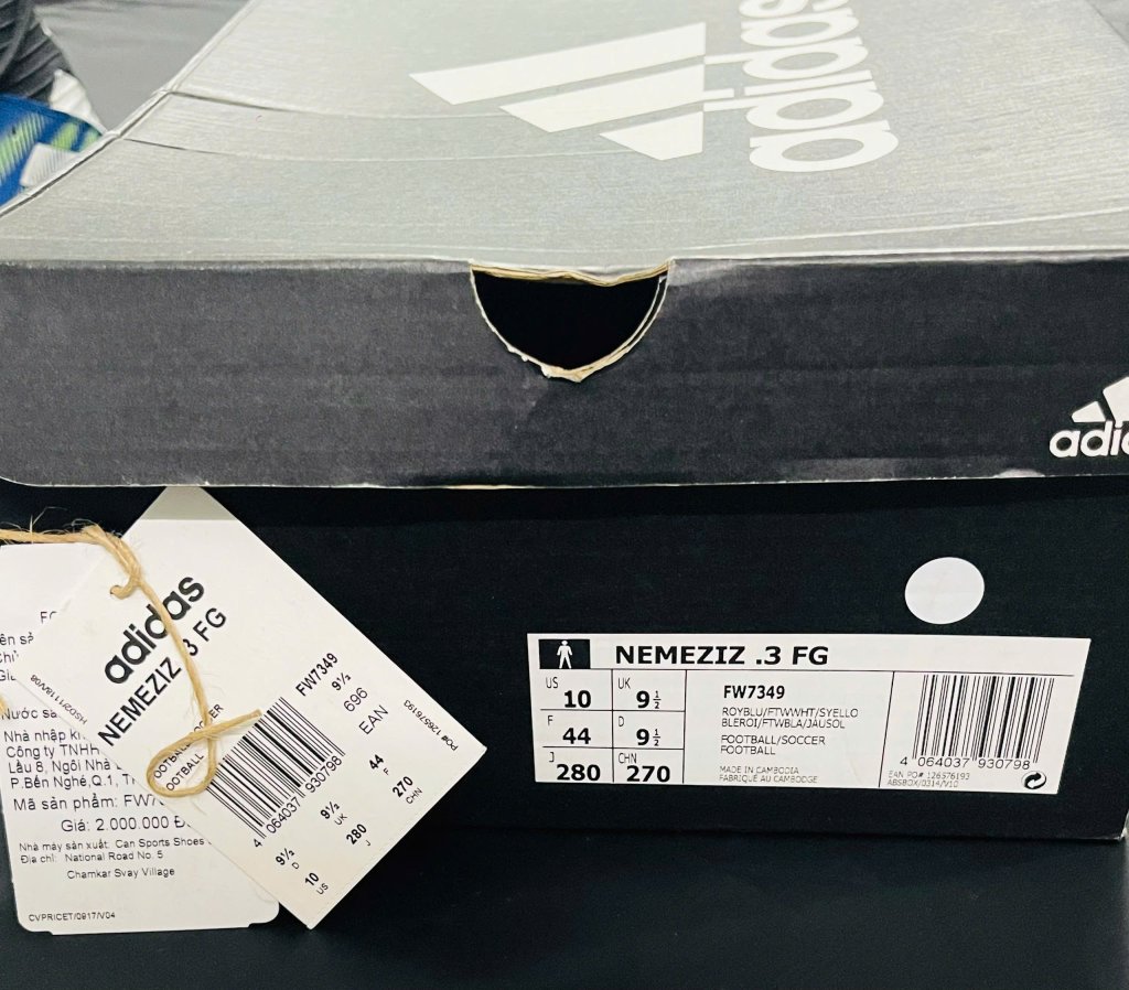 Giày đá bóng 2.jpg