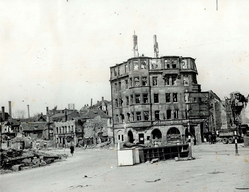 Nuremberg 1945_10_15 (1).jpg