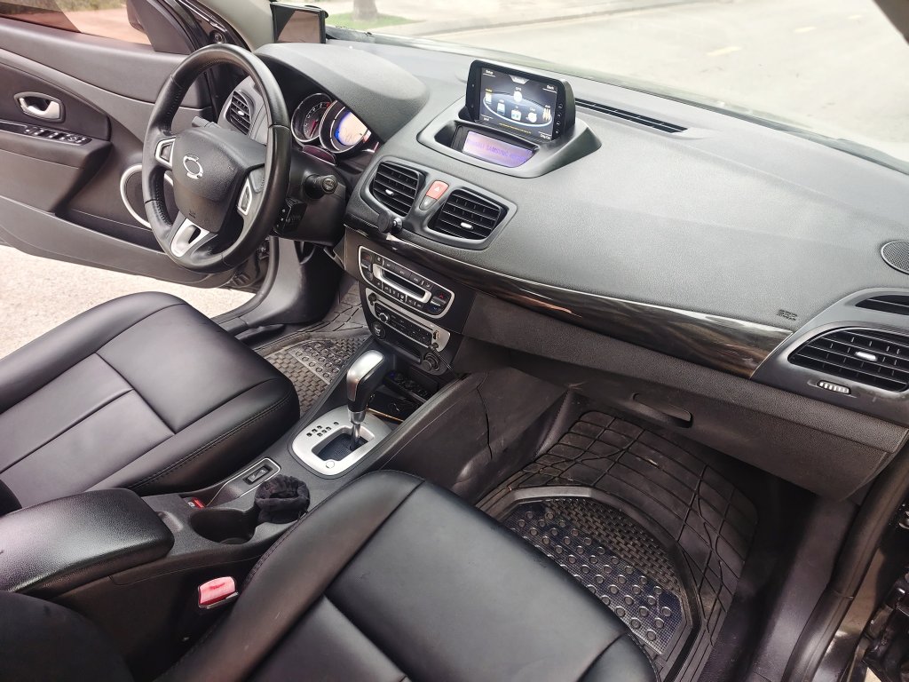 Samsung SM3 LE 2014 (6).jpg