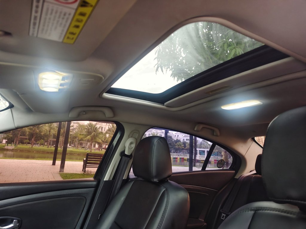 Samsung SM3 LE 2014 (9).jpg