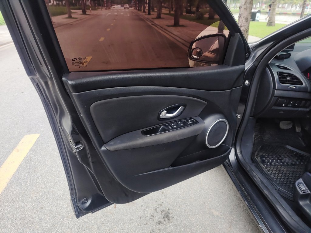 Samsung SM3 LE 2014 (10).jpg