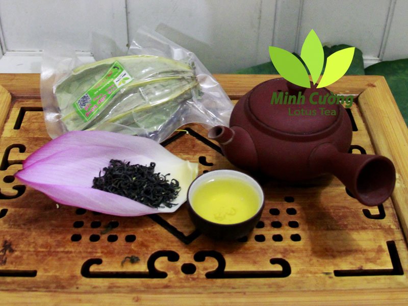 chen tra sen ho tay.JPG