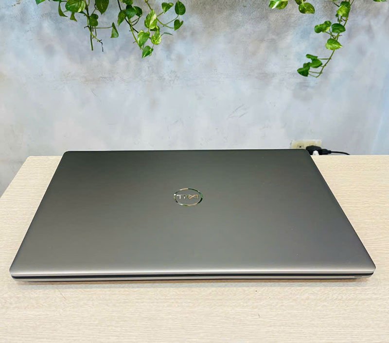 Dell Precision 7760 i9.jpg