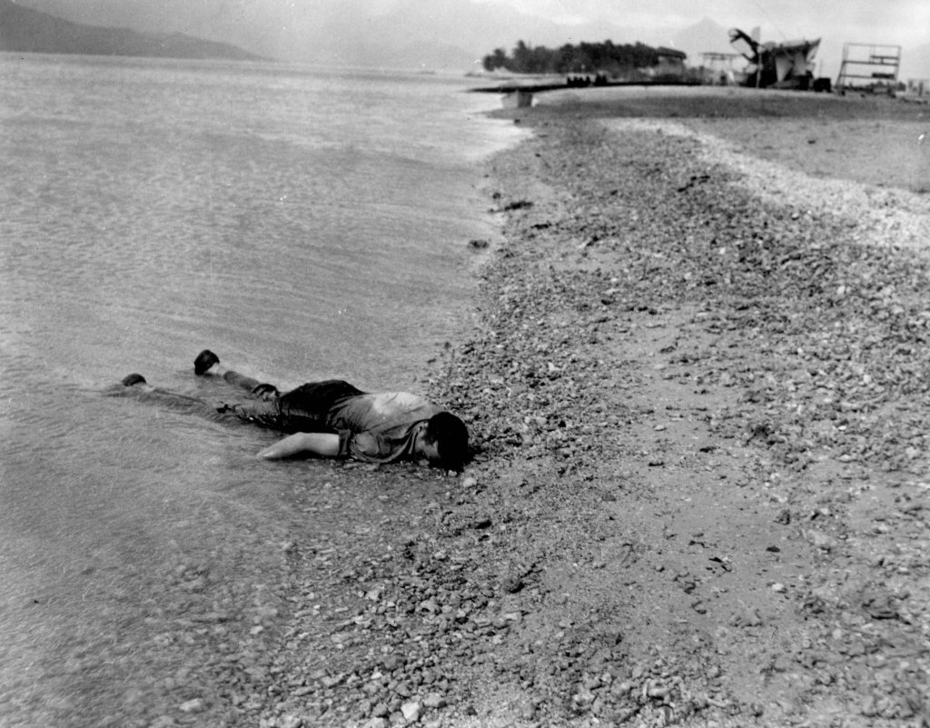 Trân Châu Cảng 1941_12_7 (593).jpg