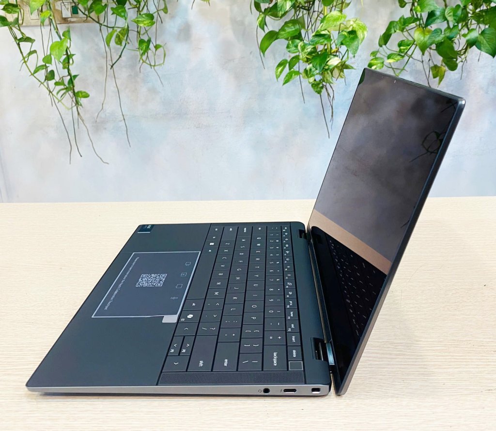 Dell Latitude 9450.jpg