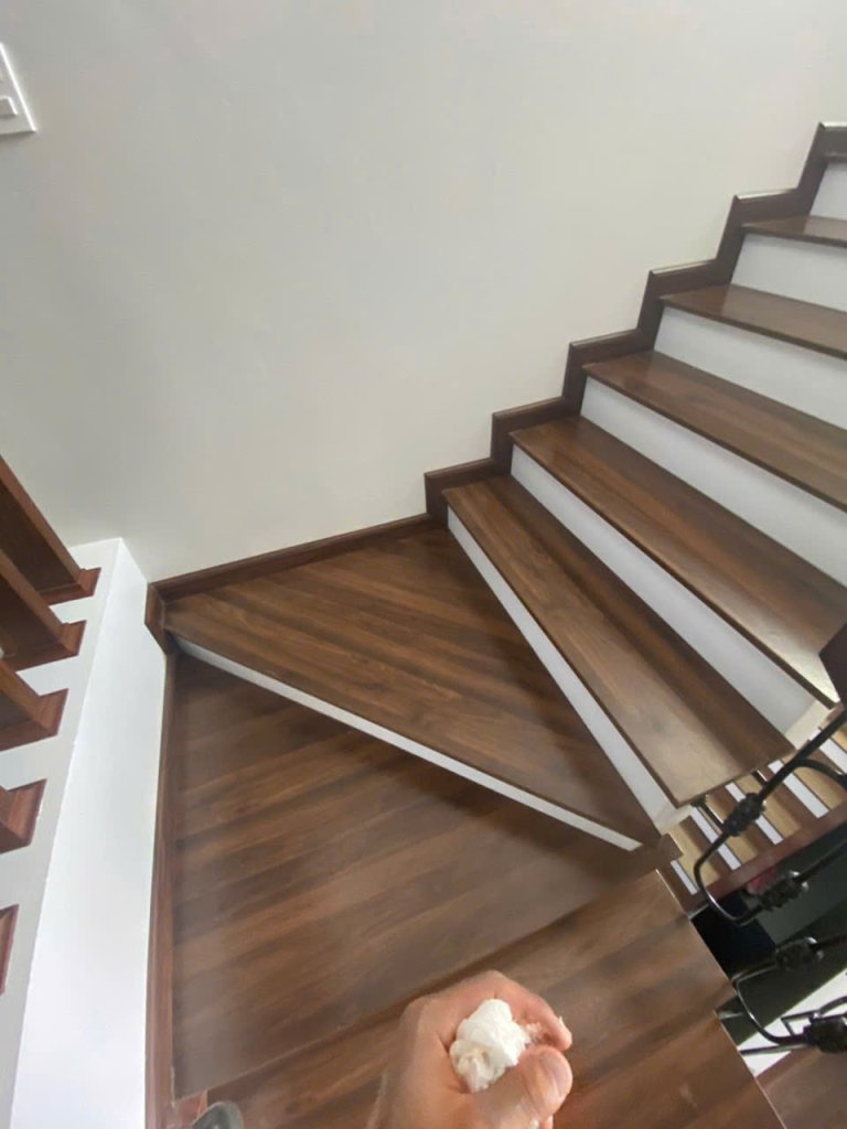 cầu thang gỗ cn (2).jpg