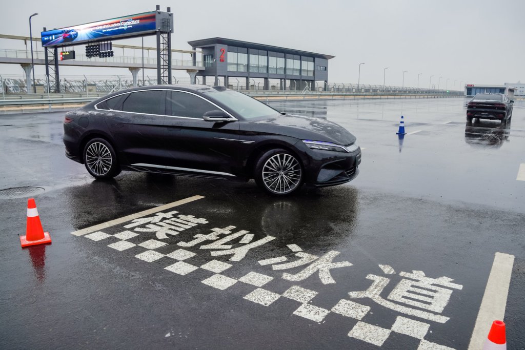 byd52 LZ_01406-opq4201226079.jpg