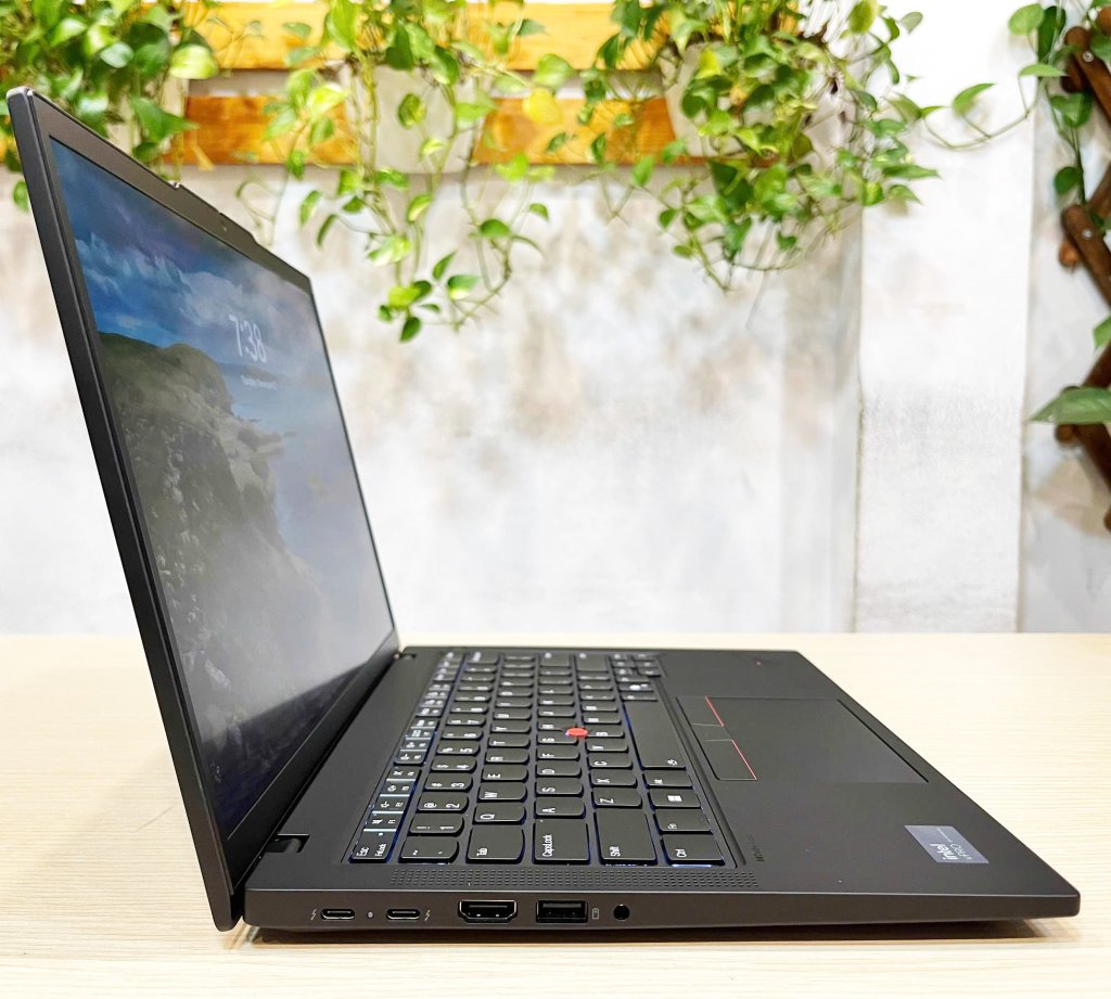 ThinkPad T14 Gen 5 AMD.jpg