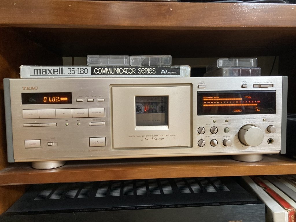 TEAC V7000.jpg