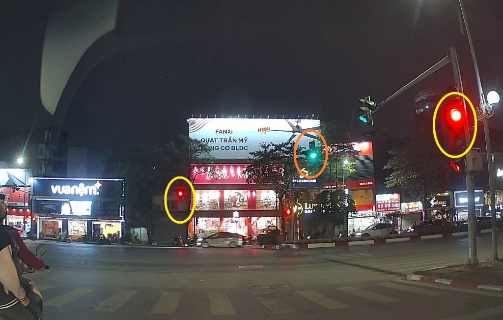 den tin hieu sai huong.jpg