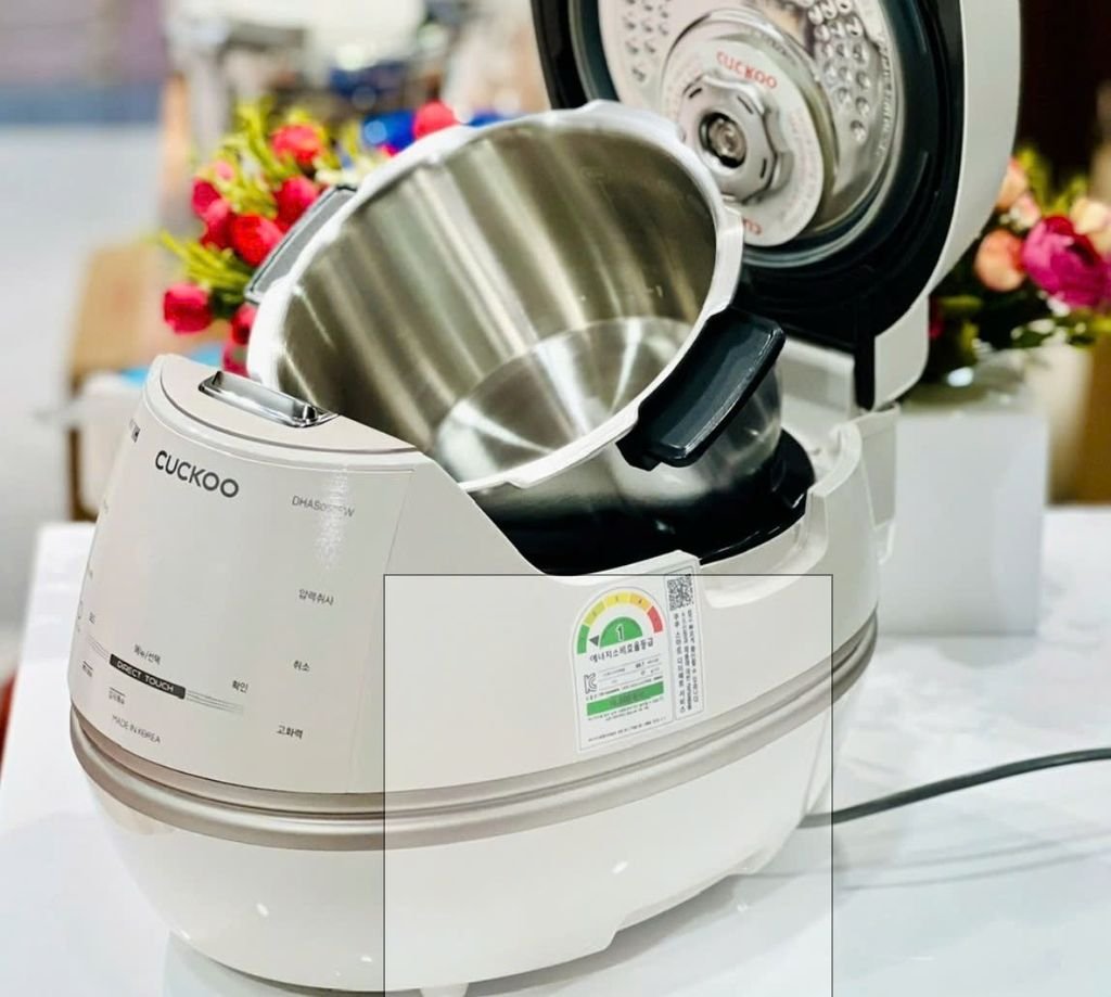 Nồi cơm điện Cao tần 1.08L Cuckoo CRP-DHAS069FW 2.jpg