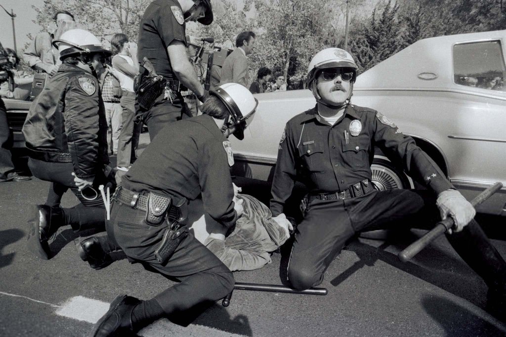 Iran 1979_11_9 (20).jpg