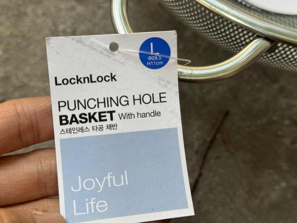 Rổ inox 28cm Punching Hole Basket có tay cầm LocknLock MIXB128210.jpeg