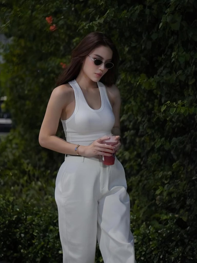 Sài Gòn một chiều mưa tháng 10 🌧️ #ootdfashion (1).jpg