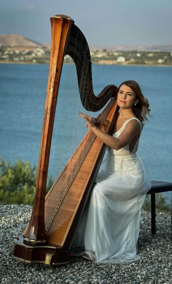 another-woman-playing-harp-r4hk7kiyebn4gadfrdg2qtk8bpwlskeicf4xnvgjq8.jpg