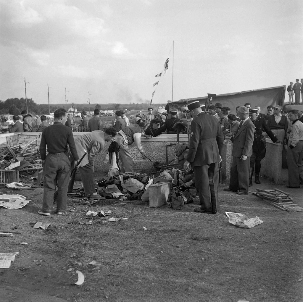 Đua ô tô 1955_6_11 (14).jpg