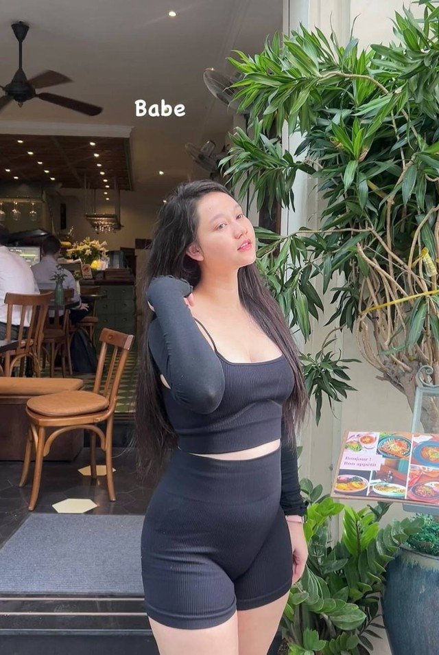truc-anh-mat-biec-lo-dien-chua-chay-bang-anh-bikini-ti-hon-bong-mat-a05ffcc7cb844ae4949c57132f...jpg