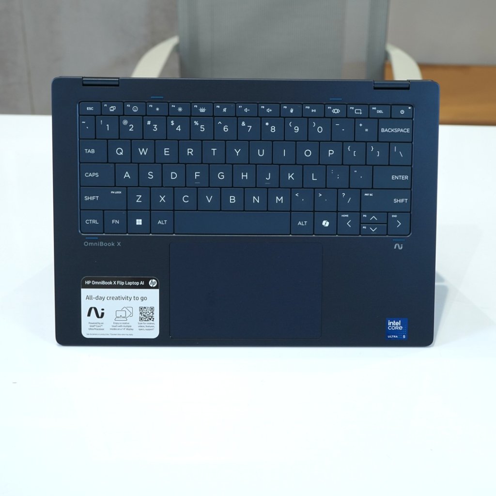 HP OMNIBOOK X 1.JPG