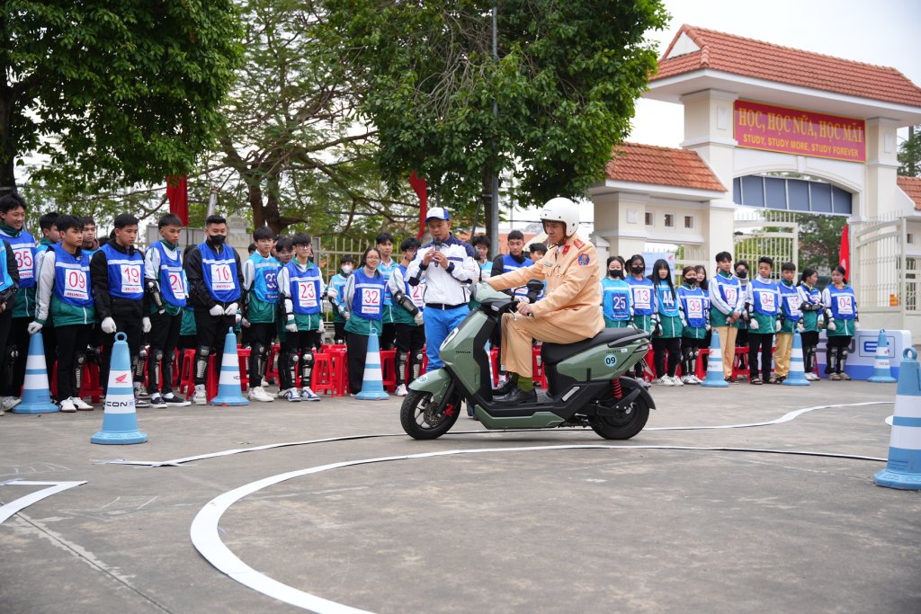 đào tạo mẫu kỹ năng lái xe (1).jpg