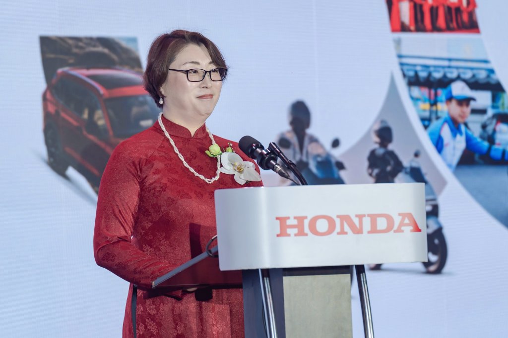 2. Bà Sayaka Arai - Tổng Giám đốc Công ty Honda Việt Nam phát biểu tại buổi Lễ.jpg.jpg